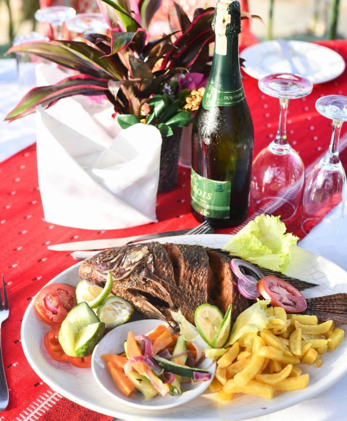 Country Lake Resort Garuga Entebbe Buitenkant foto