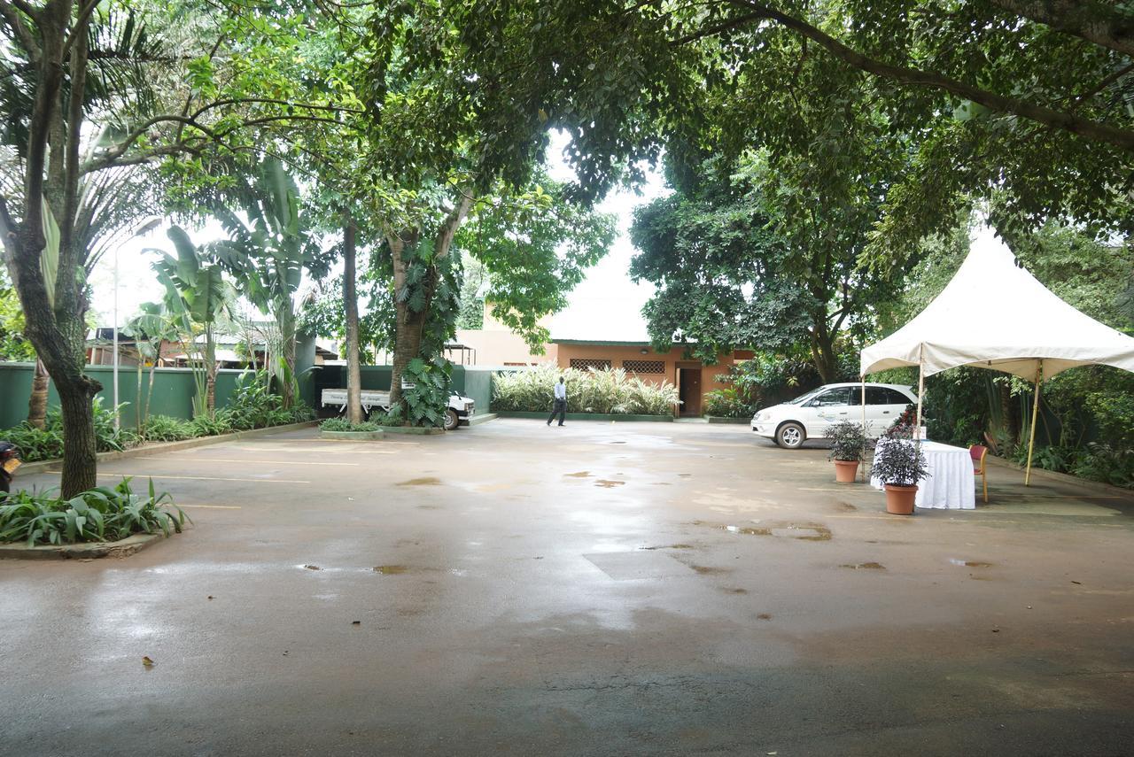 Country Lake Resort Garuga Entebbe Buitenkant foto