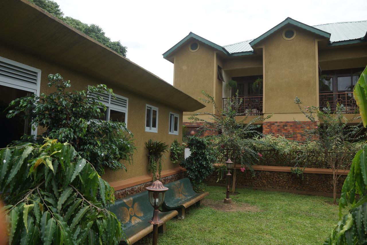 Country Lake Resort Garuga Entebbe Buitenkant foto