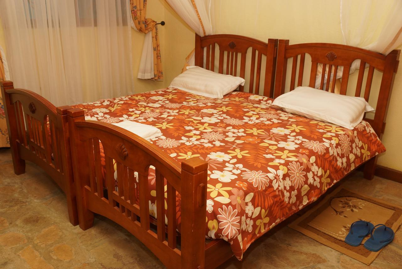 Country Lake Resort Garuga Entebbe Buitenkant foto