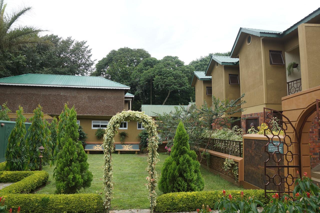 Country Lake Resort Garuga Entebbe Buitenkant foto